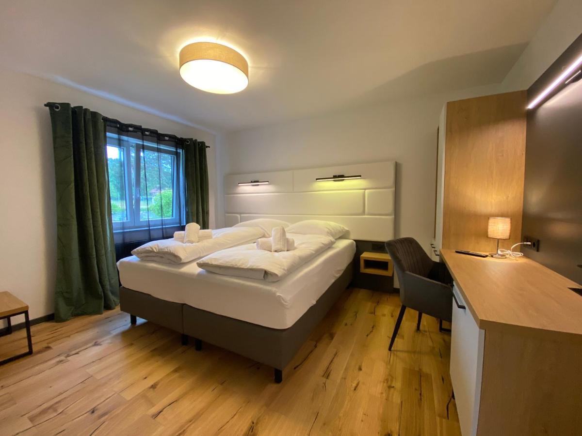 Uraha Apartments 헤르초게나우라흐 외부 사진