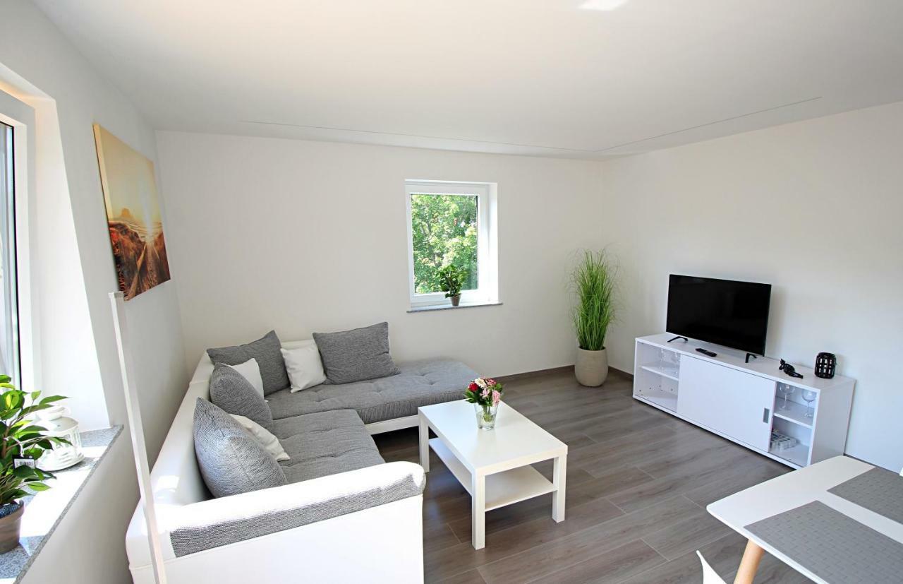 Uraha Apartments 헤르초게나우라흐 외부 사진